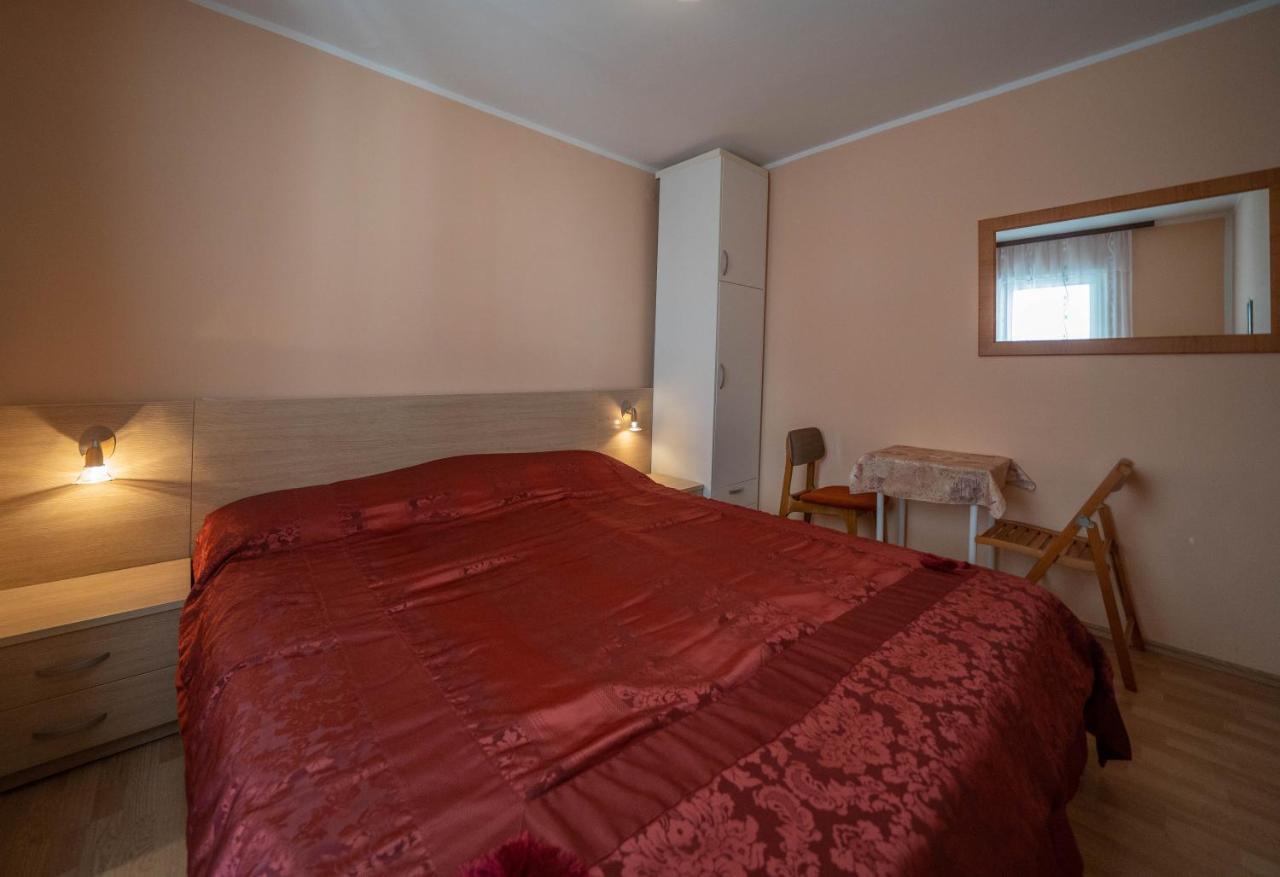 Seaside Serenity: 2-Bedroom Apartment With Boka Bay View Kotor Exterior foto