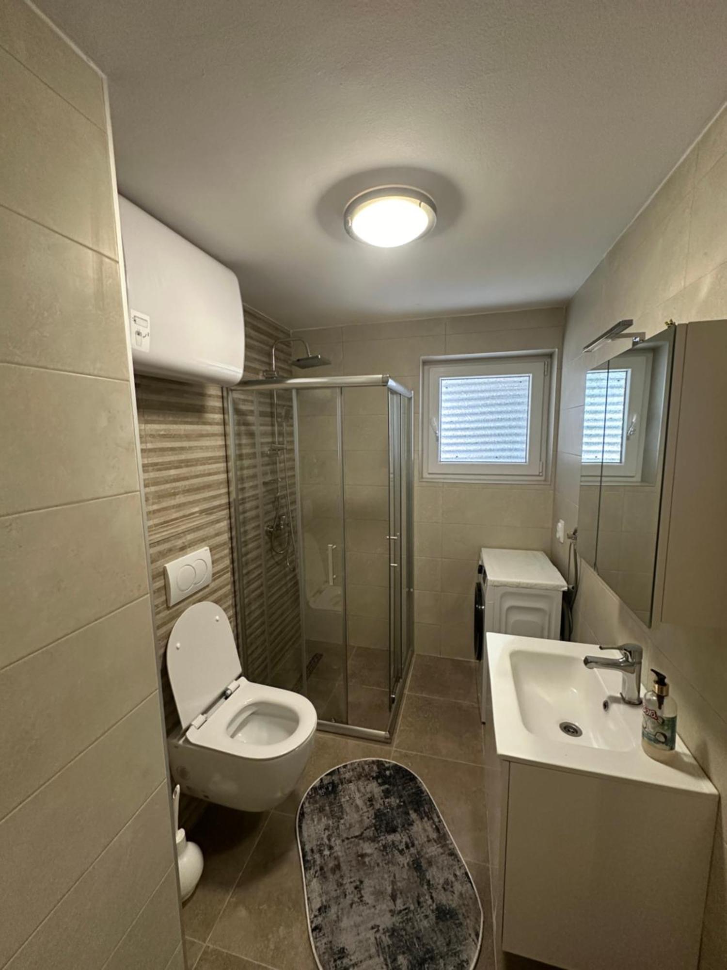 Seaside Serenity: 2-Bedroom Apartment With Boka Bay View Kotor Exterior foto